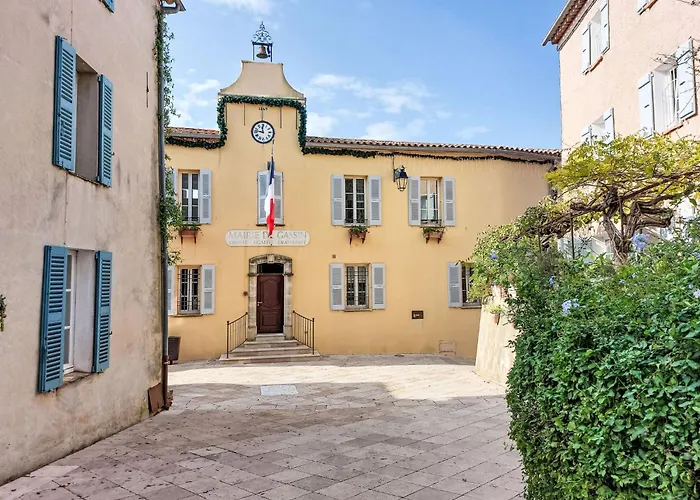 Villa Clos Des Collines By Interhome